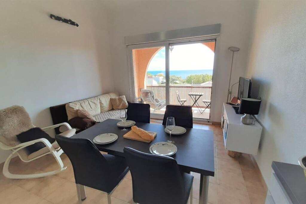 Charmant appartement vue mer à 100m de la plage. Saint Aygulf Extérieur photo